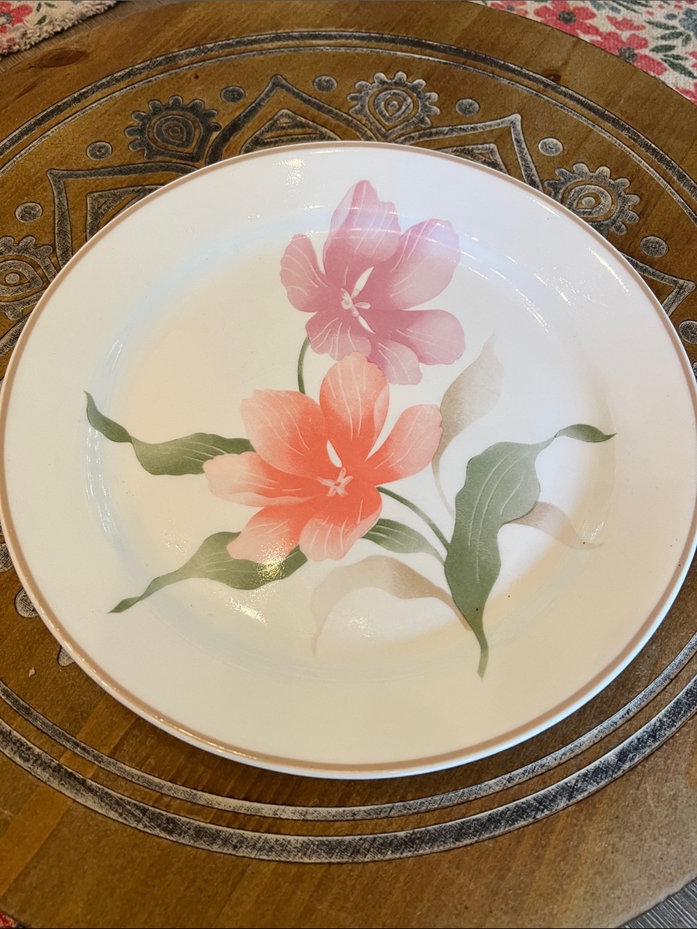 RARE FIND 10” Corelle PACIFICA Dinner plate.  Peach/ Pink tropical hibiscus